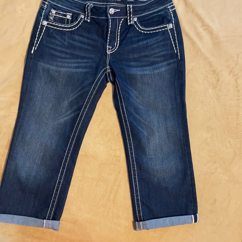 Size 29 Miss Me jean capris🌻